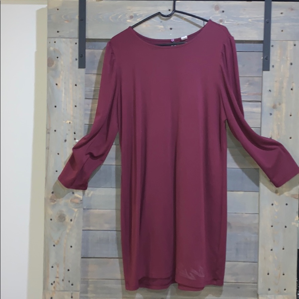 Form-Fitting Old Navy Maroon Dress